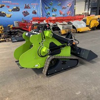 Mini večnamenski mini nakladalec